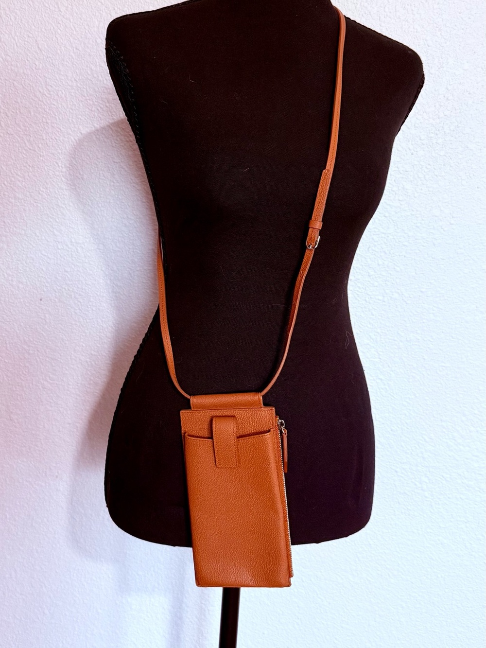 Le Cormang Orange Leather Cell Phone Crossbody Bag